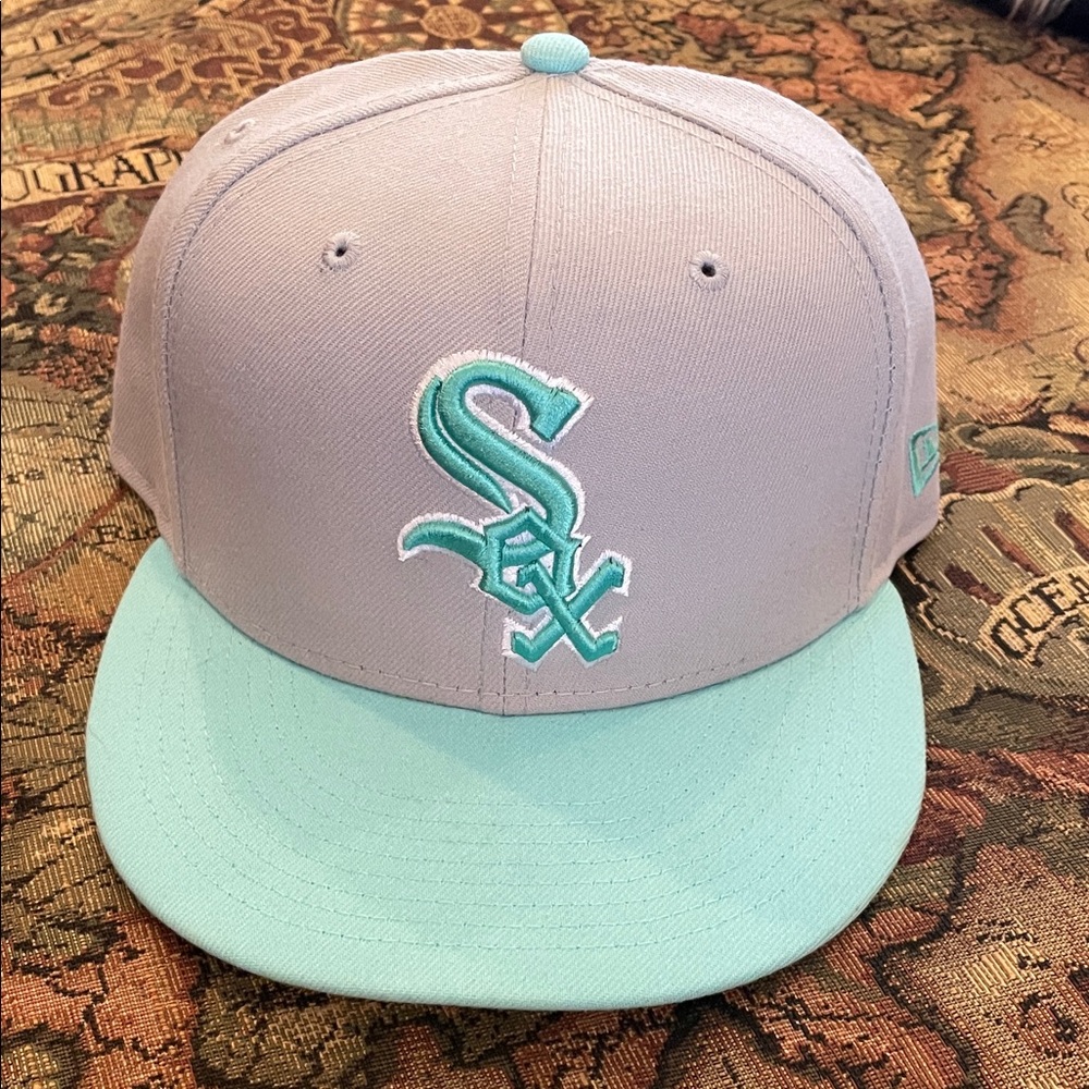 Mint Green and Gray New Era Cap
Sox MLB